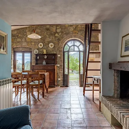Podere Le Lune With Pool, Villa