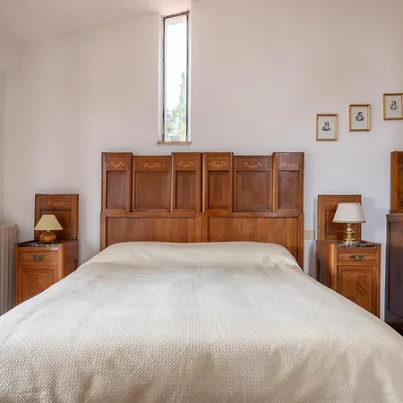 Podere Le Lune With Pool, Villa